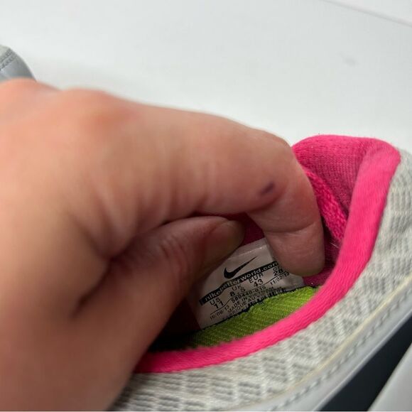Nike Gray and Pink Athletic Shoes 11 - Picture 10 of 11